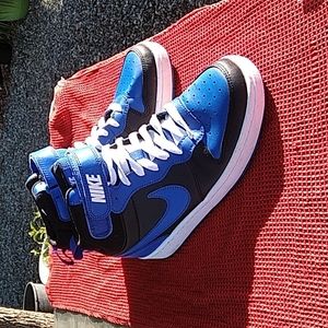 Nike Youth Basketball Shoes Size 6.5Y